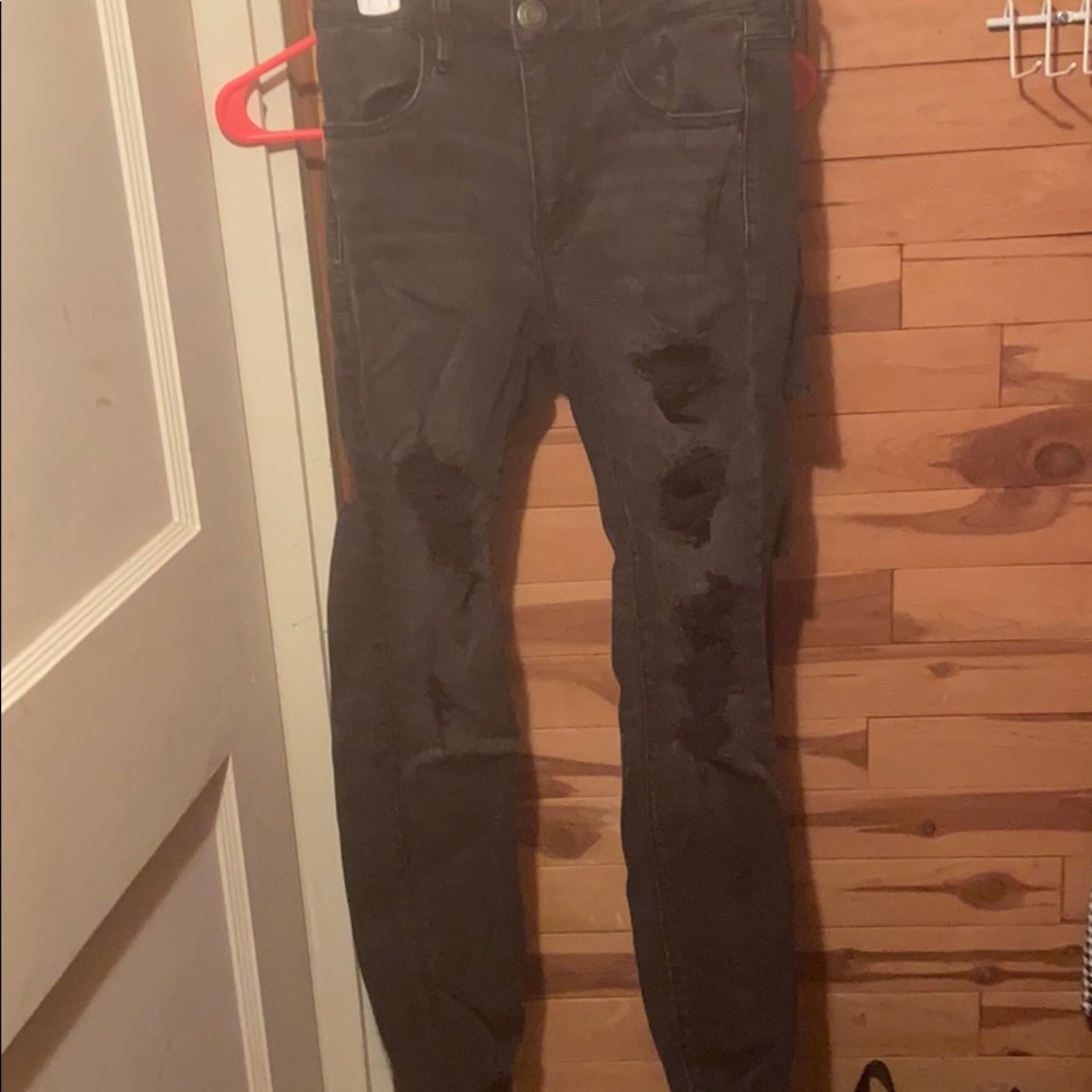 ripped black skinny jeans